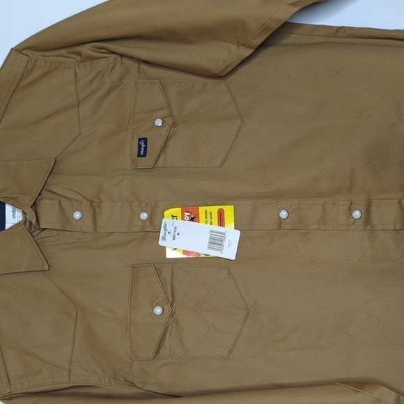 NWT Wrangler Button Down Shirt Tan - Picture 2 of 5